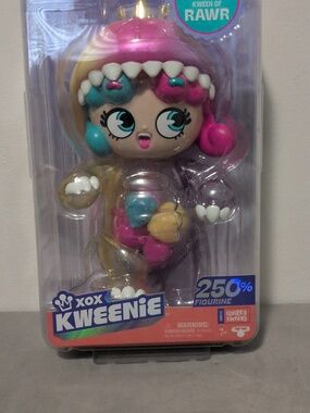 Deluxe Kween of Rawr Kids Figurine - Multicolor